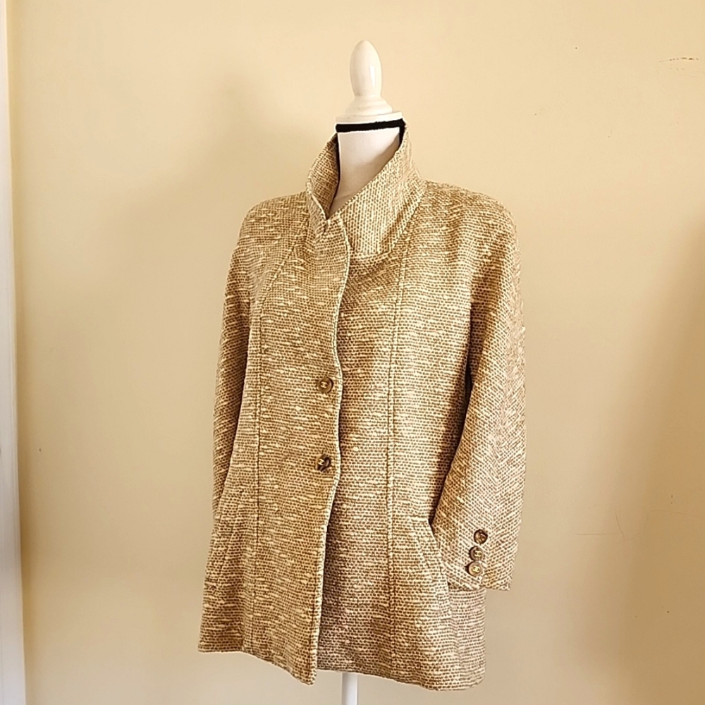 RARE Chanel Boucle Coat Blazer Gold CC Horn Buttons Luxurious! FR 42 US …